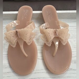 Salvatore Ferragamo Women's Pansy Lace Bow Mauve Jelly Thong Flip Flops Size 8